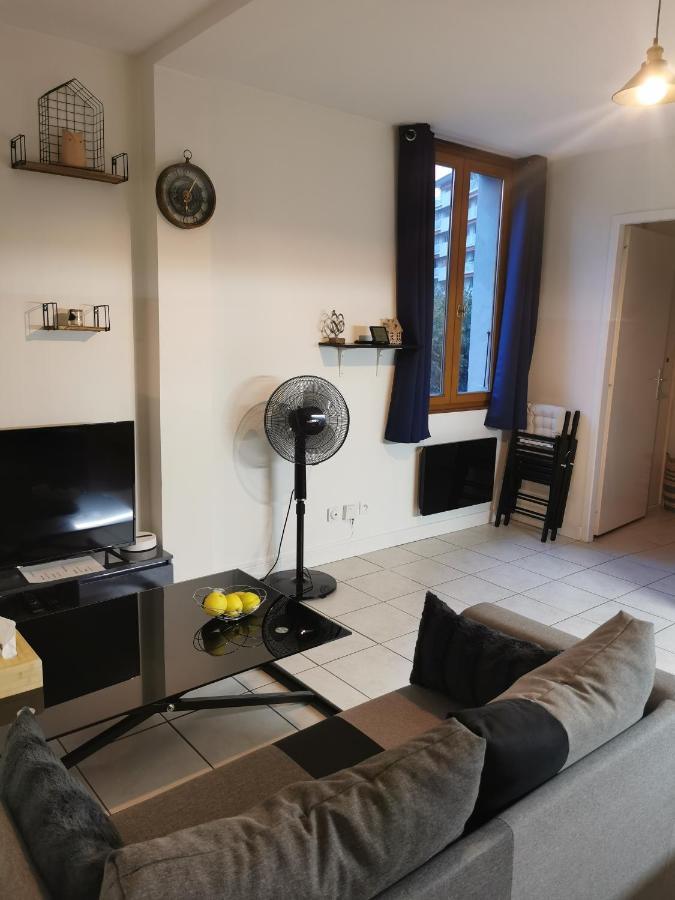 Charmant Appartement A 1 Minute Du Lac Annecy Zewnętrze zdjęcie