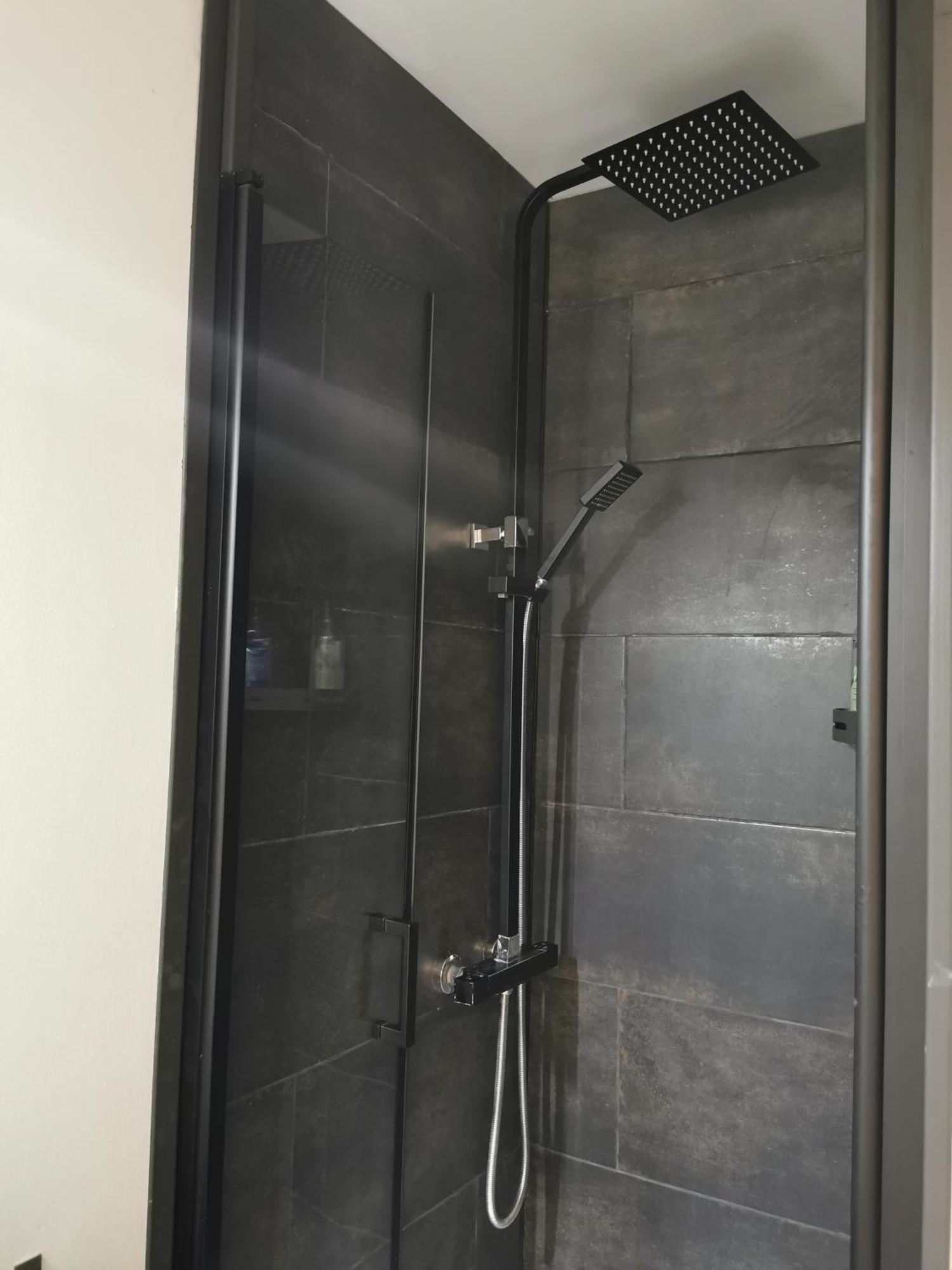 Charmant Appartement A 1 Minute Du Lac Annecy Zewnętrze zdjęcie