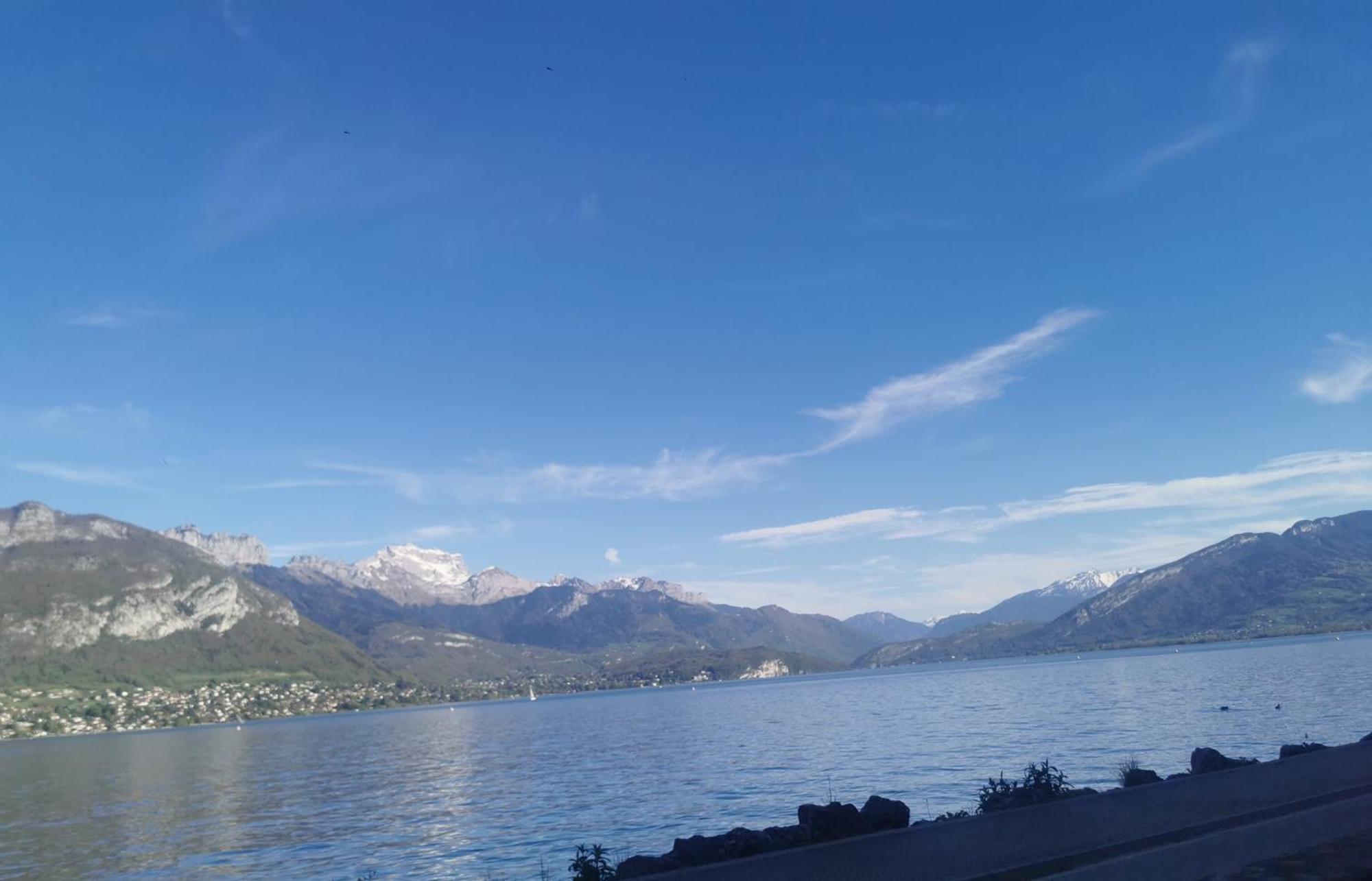 Charmant Appartement A 1 Minute Du Lac Annecy Zewnętrze zdjęcie