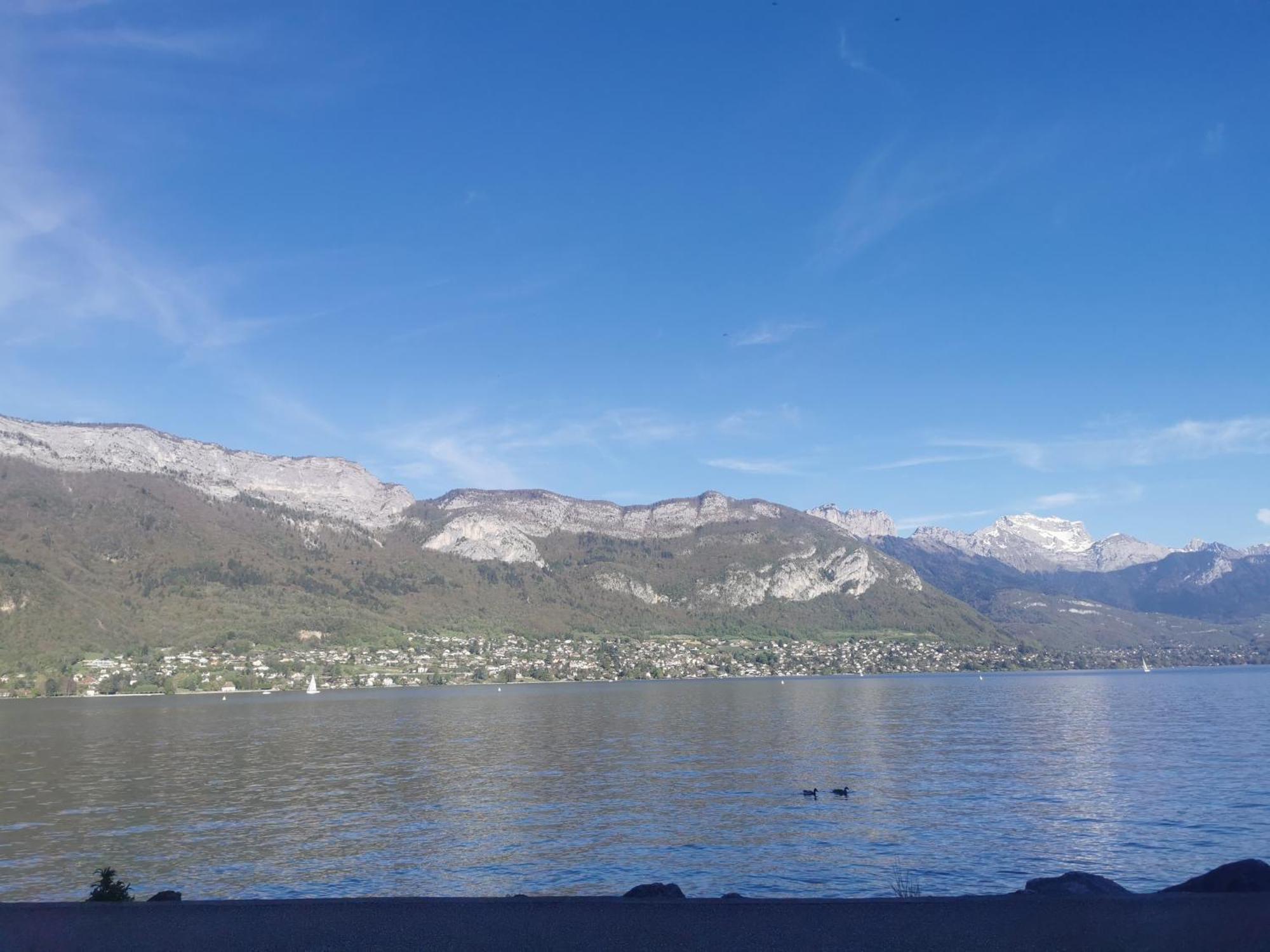 Charmant Appartement A 1 Minute Du Lac Annecy Zewnętrze zdjęcie