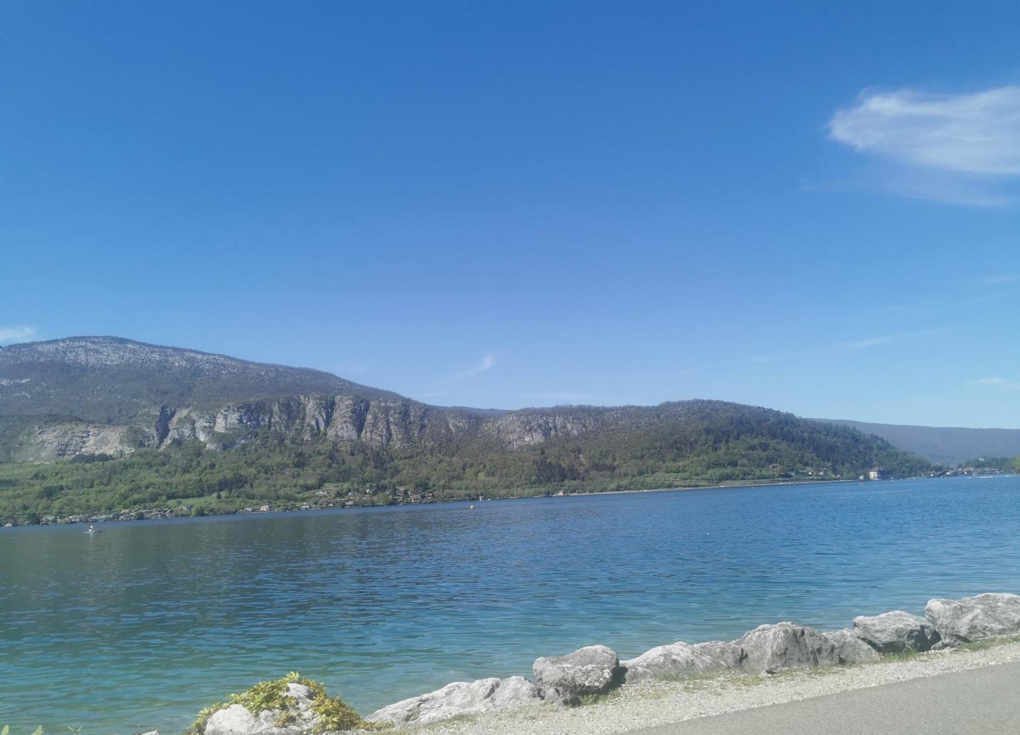 Charmant Appartement A 1 Minute Du Lac Annecy Zewnętrze zdjęcie